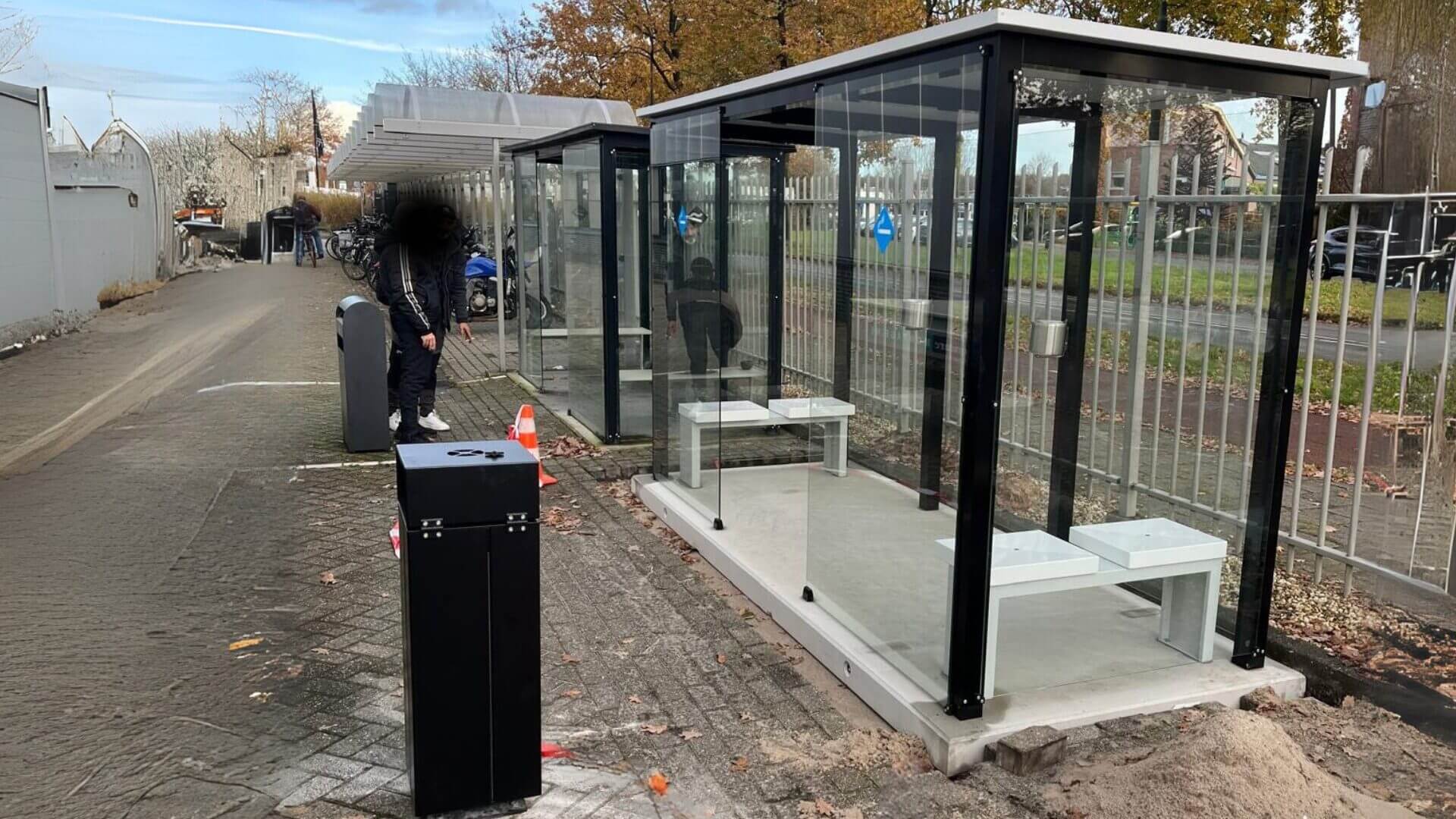 Rookhok Hunze inclusief betonplaat gecoat in zwart