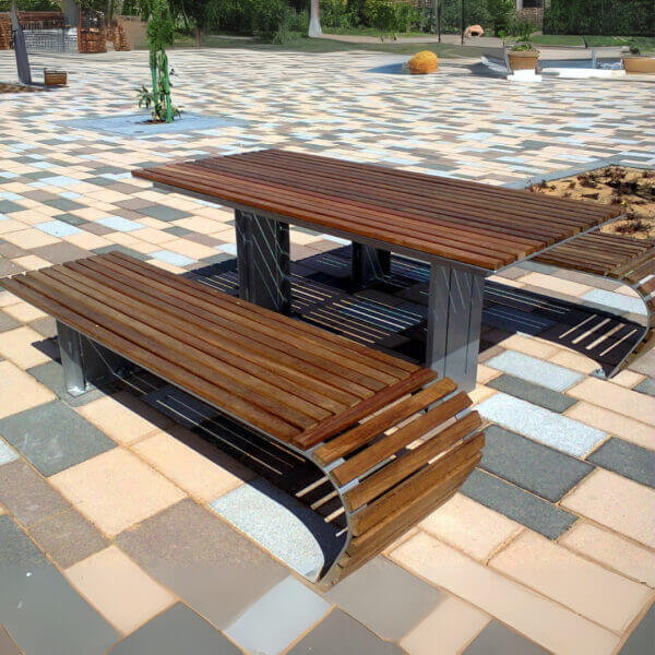 Picknicktafel kopen voor publieke ruimtes Picknicktafel van staal en hout voor publieke ruimtes
