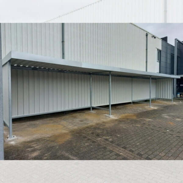 Fietsenberging bouwpakket kopen Lange betaalbare fietsenberging van 12 meter, geleverd als bouwpakket met optionele zij- en achterwanden.