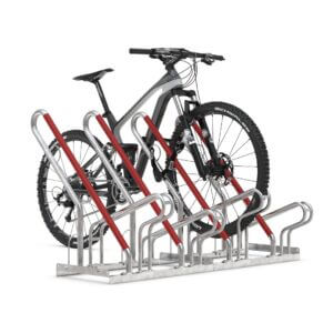 Fietsen stevig geparkeerd in het fietsenrek 2500 met slotvoorziening en verzinkt stalen frame.
