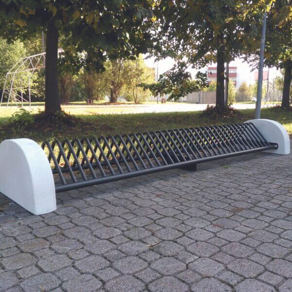 Fietsenrek met betonvoeten, zwart staal Zwart stalen fietsenrek met betonvoeten voor meerdere fietsen