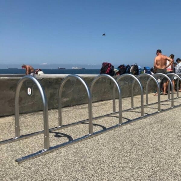 RVS fietsenrek verplaatsbaar voor tijdelijke opstelling aanschaffen Verplaatsbaar fietsenrek van RVS voor vaste of tijdelijke plaatsing