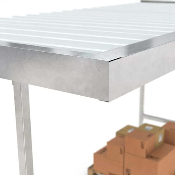 Detailfoto materiaaloverkapping Leipzig – verzinkt staal voor buitenopslag Detailmateriaal van materiaaloverkapping Leipzig met verzinkt stalen frame en trapeziumplaat dak, geschikt voor buitenopslag.