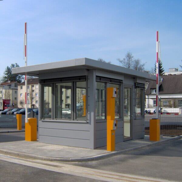 Beveiligde toegangspost voor parkeerbeheer en controle Moderne toegangscontrole-unit van Umfeldt voor parkeerterreinen